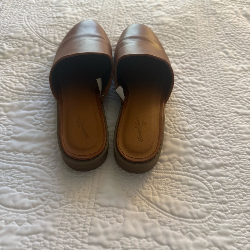Universal Thread Shoes - Picture 3 of 5